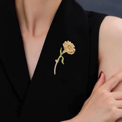 Enamel Carnation Flower Brooch Dripping Oil Process Pin Wear-Resistant Anti-Rust Brooch