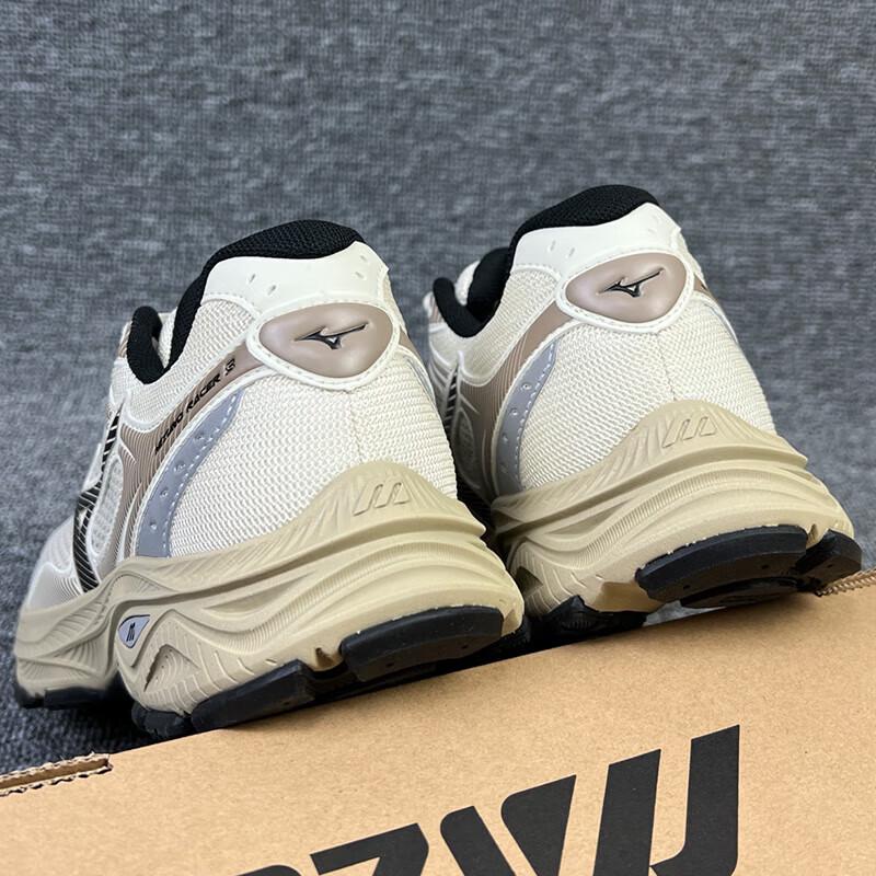 Mizuno Mesh Breathable Chunky Running Shoes D1GH2235-05