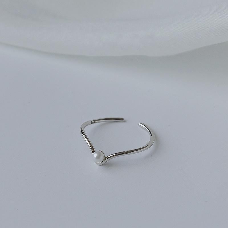 Korean Wave Pearl V-Shaped Adjustable Ring: Retro  Trendy Open Adjustable