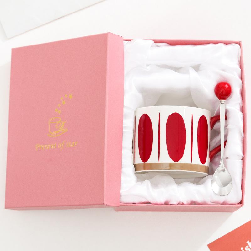 Ins Design Sense Niche Mug High Value Ceramic Cup Large Capacity Couple Cup Office Coffee Milk Cup