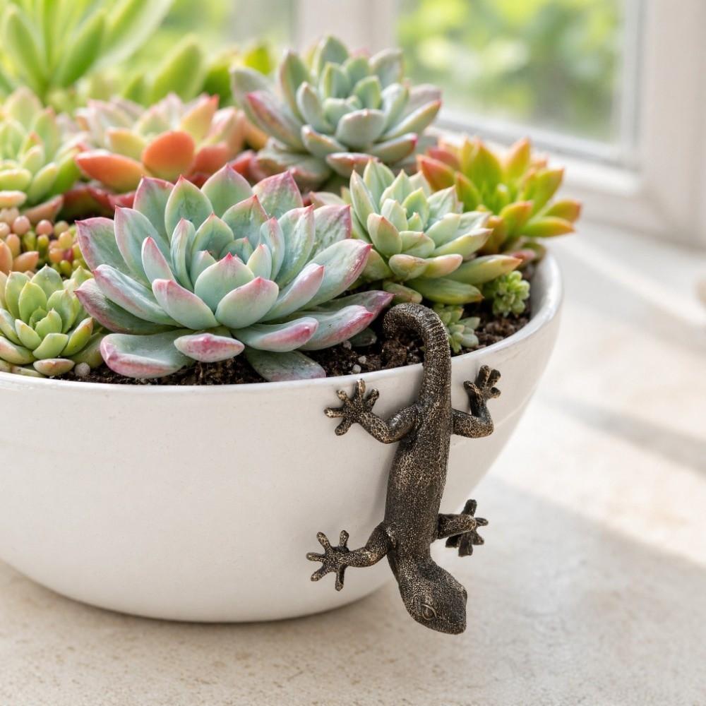 Hanging Decor Dog Climbing Garden Statue Dog Garden Figurine Flower Pot