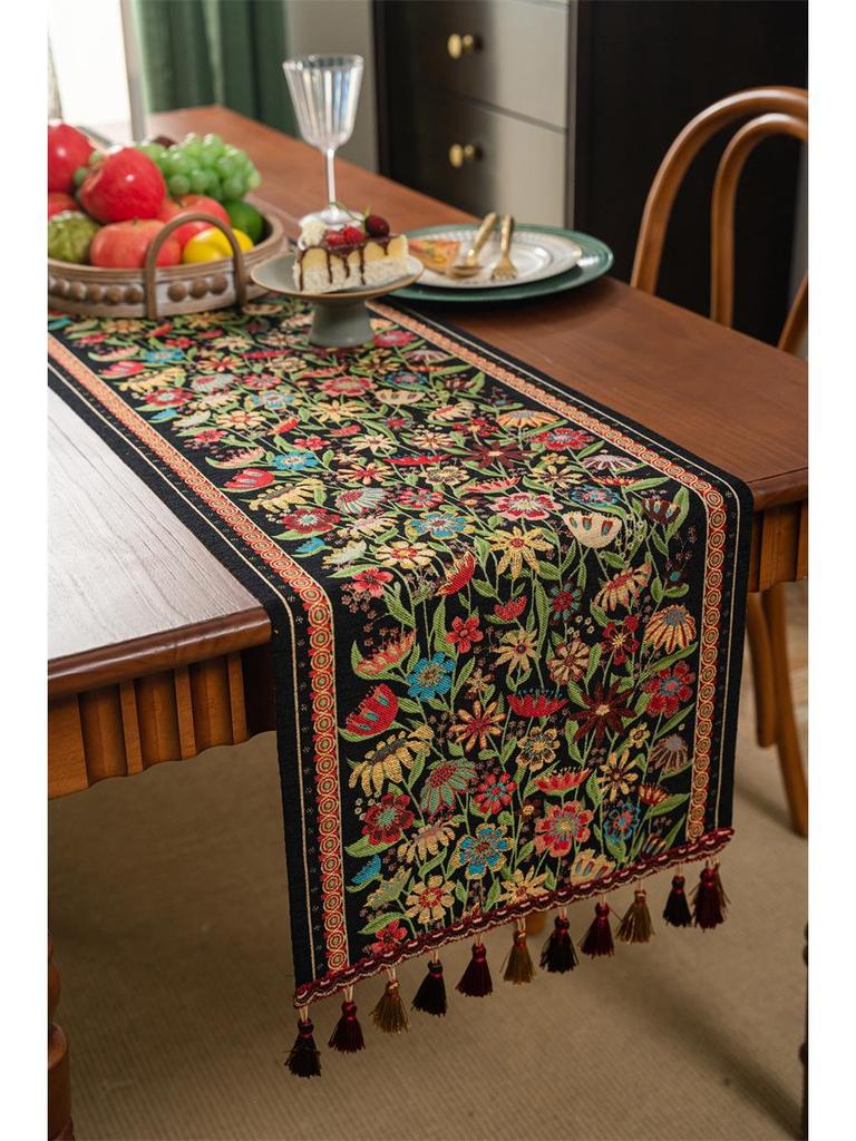 American Retro Jacquard Magpie Flower Tassel Table Runner/Bed End Polyester