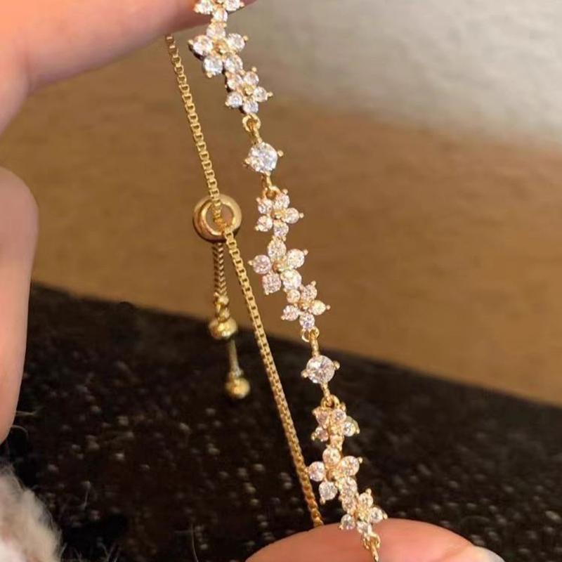 

Exquisite Luxury Shining Micro-inlaid Zircon Cherry Blossoms Adjustable Pull Bracelet for Women Sweet Flower Jewelry Gift