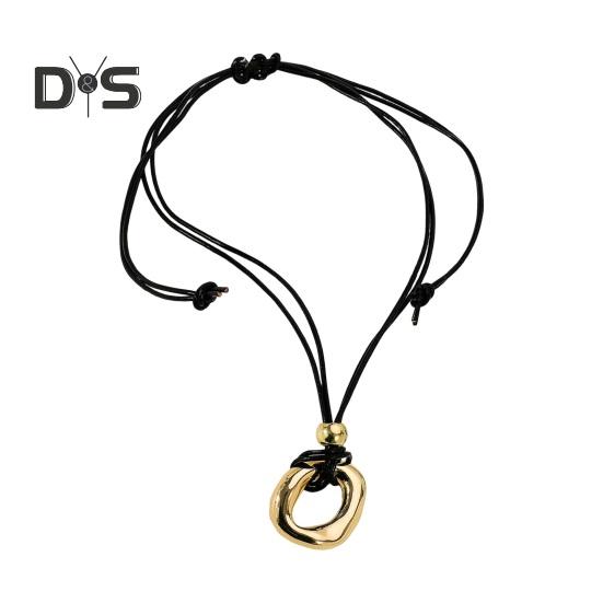 

Женское ожерелье с подвеской из искусственной кожи, регулируемый неровный круглый кулон, завязывающийся узел, устойчивый к ржавчине, полированная поверхность, клубная вечеринка, чокер, шейное украшение золотистый