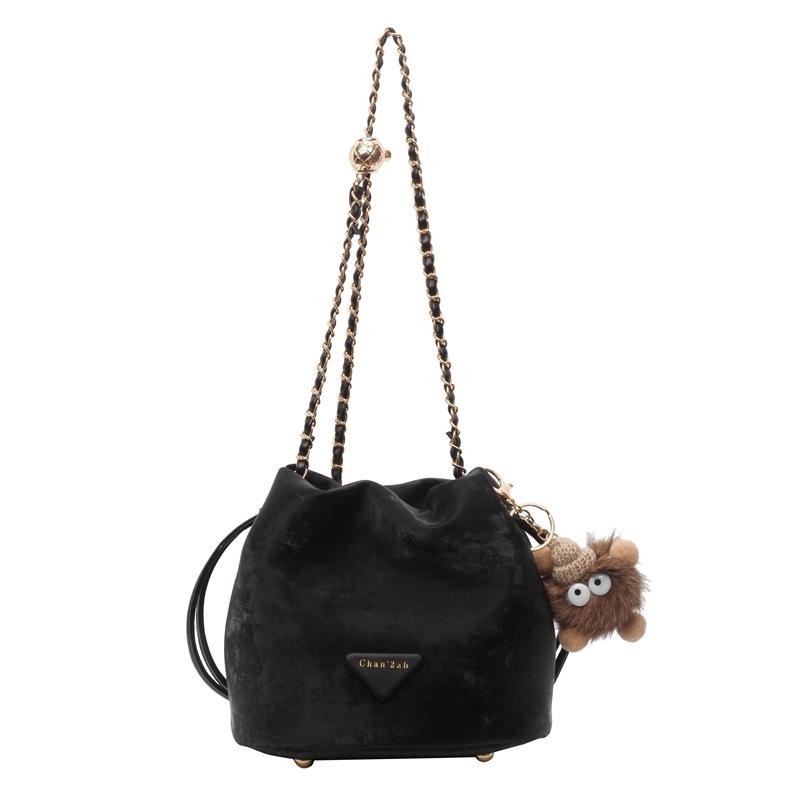 

Трендовая замшевая сумка-ведро на шнурке с цепочкой, кроссбоди/на плечо чёрный
