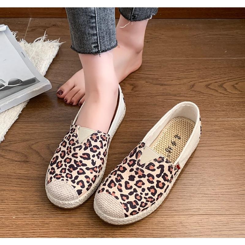 

2026 Spring Women s Handmade Lace Flats Cloth Shoes Breathable and Comfortable One-pedal Casual Shoes Soft and Non-slip Soles 41 темного кольору хакі