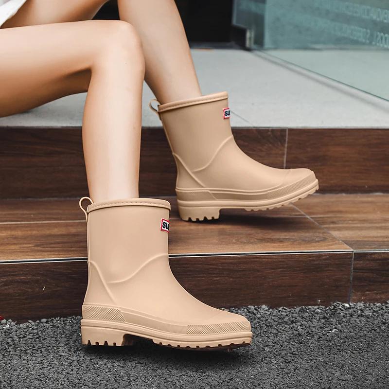Fashion Medium-cylinder Water Shoes Lightweight and Waterproof Rain Boots with Edge Binding Kitchen Water Boots Women's Rubber Shoes