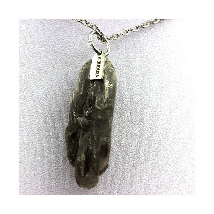 Pierres et Minéraux. Collier Gypse brut. 31 ct. Marcieu, Isère, France.