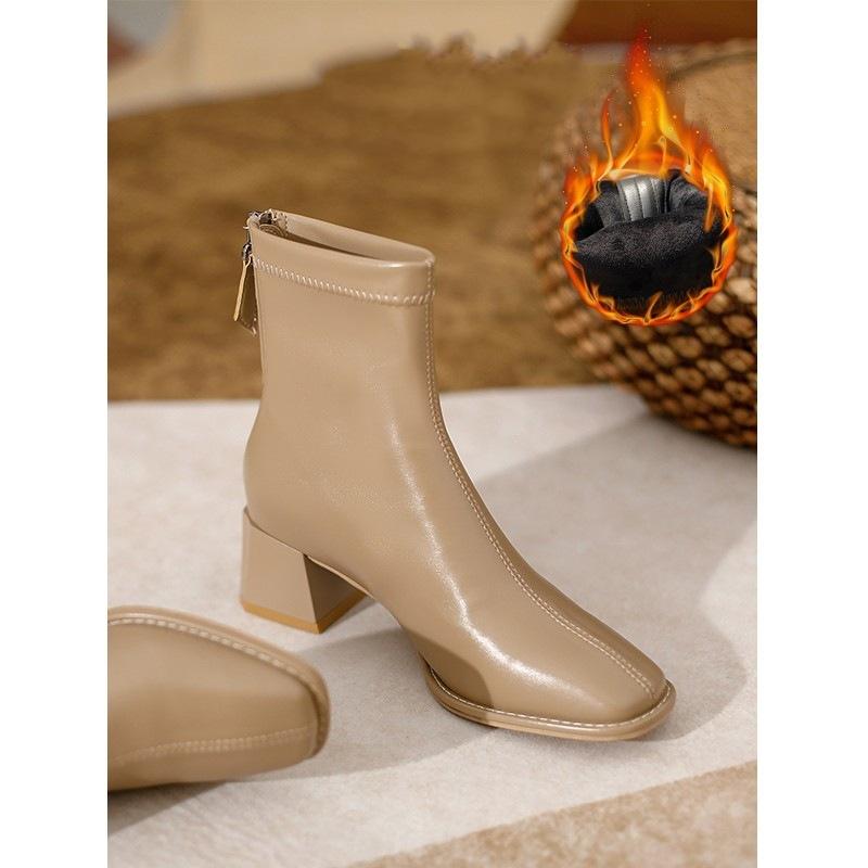 

Women s leather boots Skinny boots 2025 autumn and winter new French short leather boots Korean version elastic boots small size short boots 40