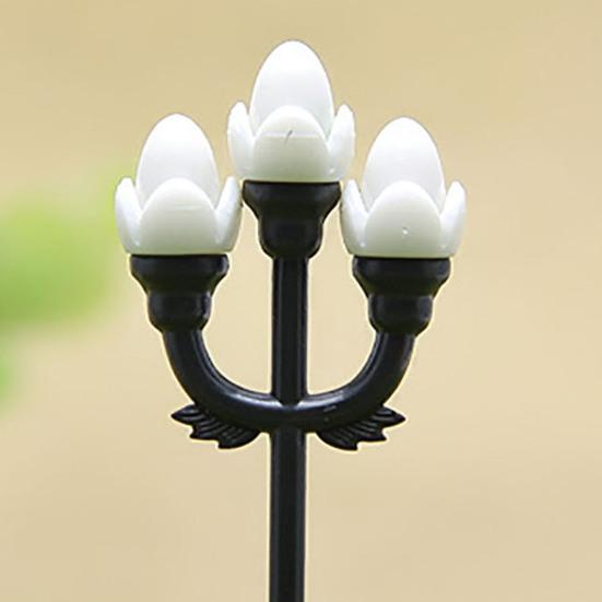 4 Peças DIY Função Casa de Bonecas Luz de Jardim Preto e Branco Lâmpada de Paisagem Miniatura Altamente Simulada Brinquedo para Criança