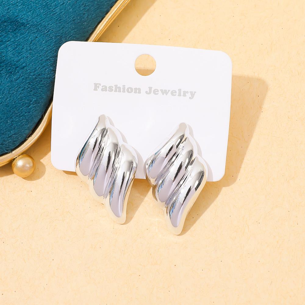 Acrylic gold-plated stud earrings geometric retro electroplated ins stud earrings premium light-sensitive earrings set