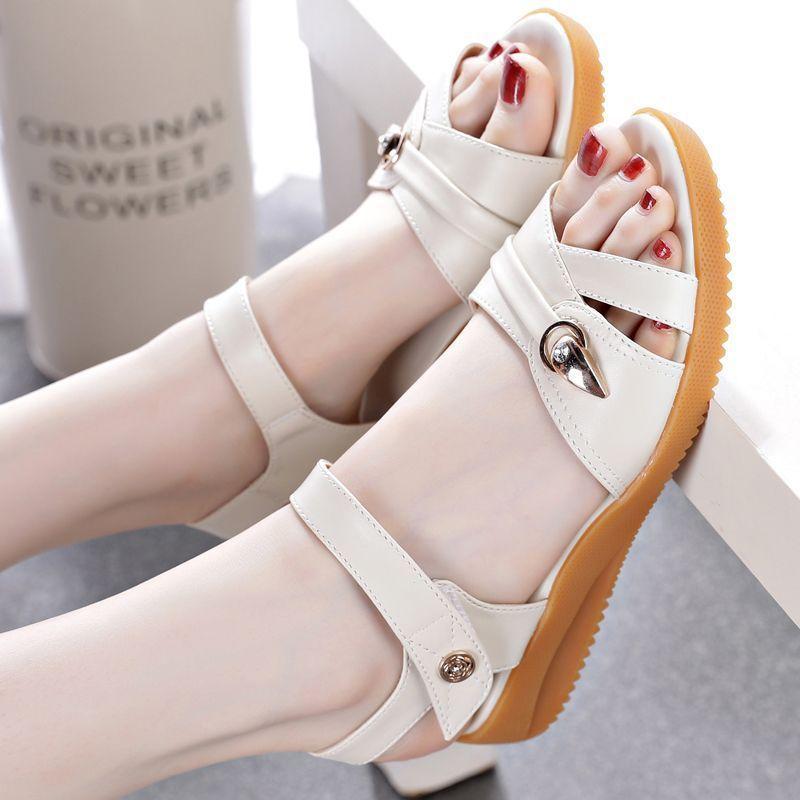 Mom Sandals Women's 2025 New Summer Soft-soled Comfortable Outer Wear Versatile Cool Slippers Foreign Trade Explosion Special Women's Shoes