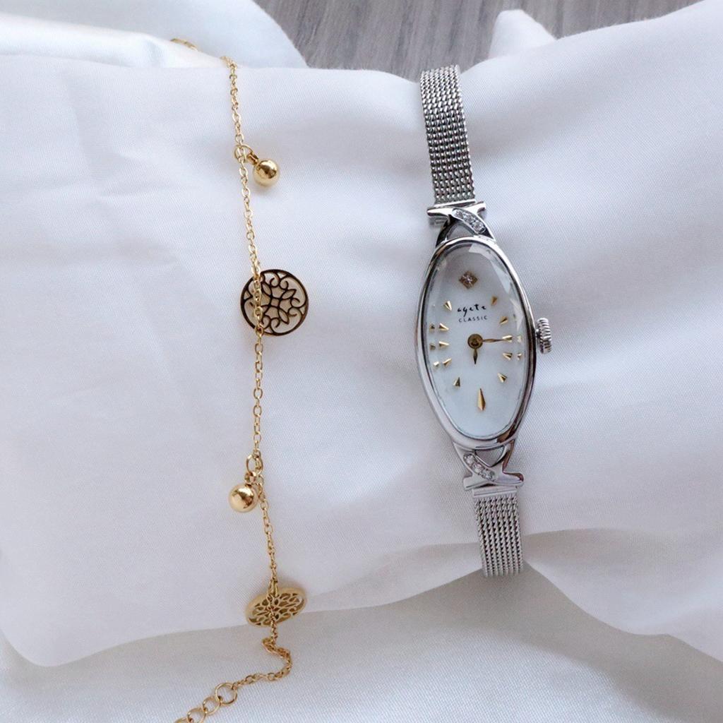 Niche Popular Retro Style Oval Luxury Diamond-Encrusted Women'S Watch Small Temperament Does Not Fade Quartz Watch