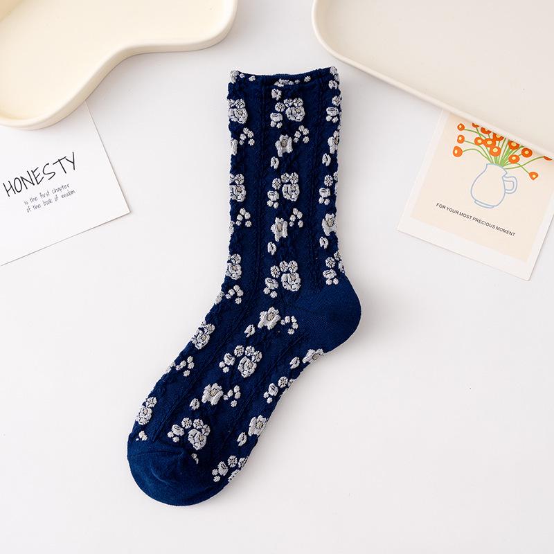 Korean Retro Floral Mid-Calf Embossed Women's Knit Socks