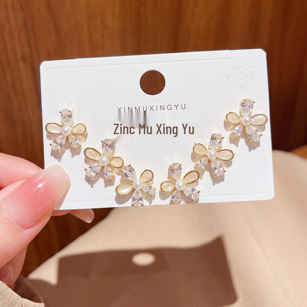 High-Quality Pearl Earrings: Copper Plated Gold, Japanese-Korean Fashion, Silver Needle, Luxury Versatile Flower Ear Studs