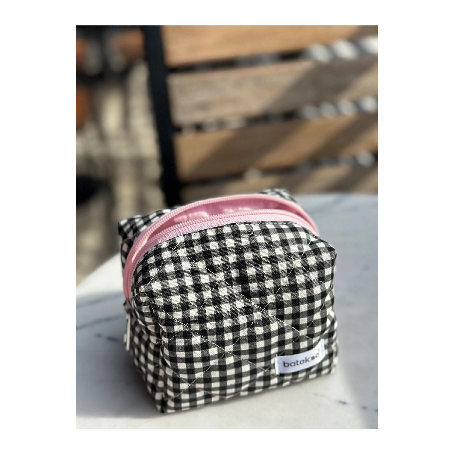 

Black Square Pattern Makeup Bag - Small Size чистый