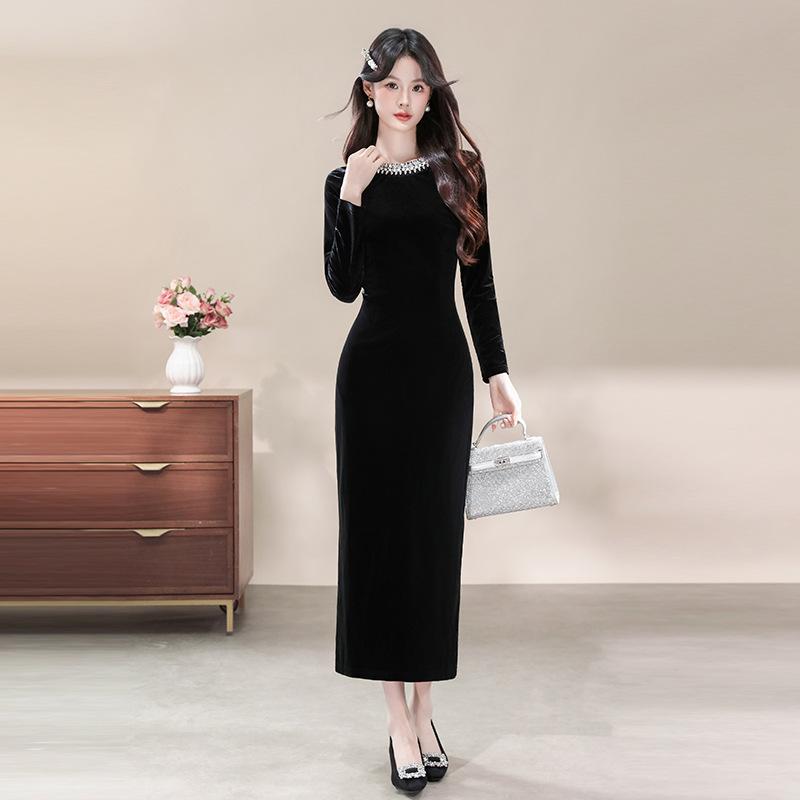 Shisanxing Quality Autumn/Winter evening gowns for women's light luxury niche design styles, annual gala hosting and performance velvet dresses