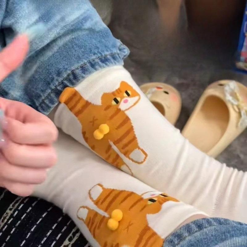 1pair Women's Korean - Inspired Mid - Tube Socks, Adorable Cat Print with Playful 3D Balls, Ideal for Trendy Style Seekers