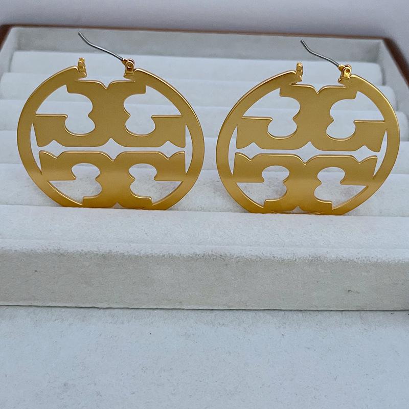 Elegant Retro Two-Tone Matte Stud Earrings: Exquisite, Trendy & Unique