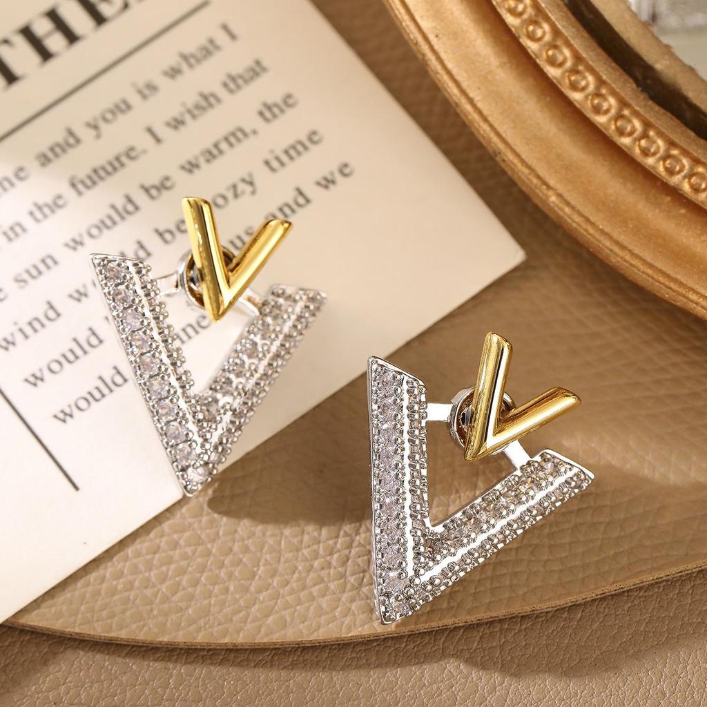 V-Shaped Luxury Earrings: Elegant, Two-Way Design, Fashionable Studs with Unique Versatile Style.