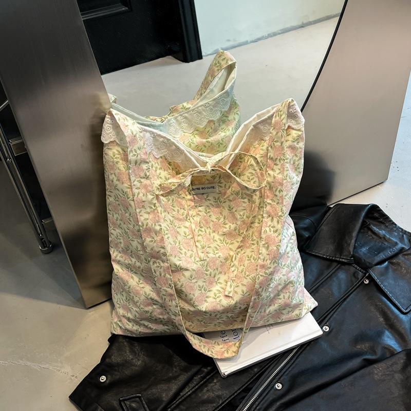 Pastoral floral bag women's new large-capacity lightweight casual shoulder messenger bag tote bag