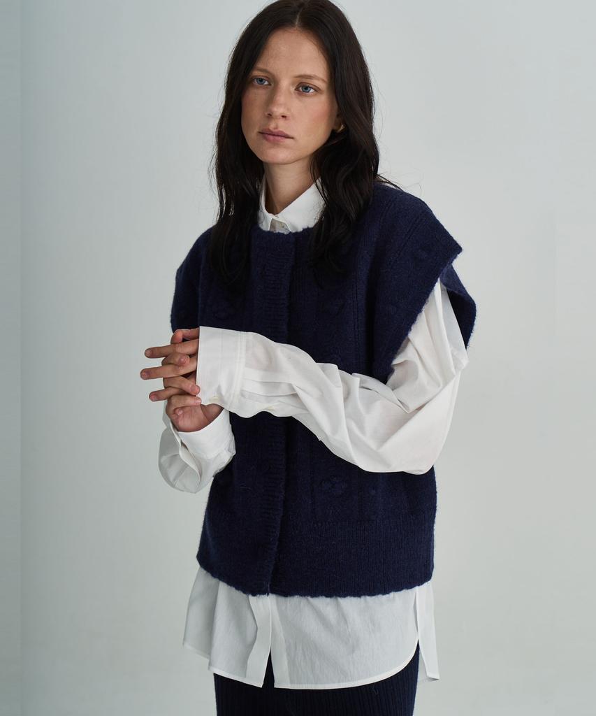 GRIDAJ Alpaca Crochet Knit Vest _ Navy