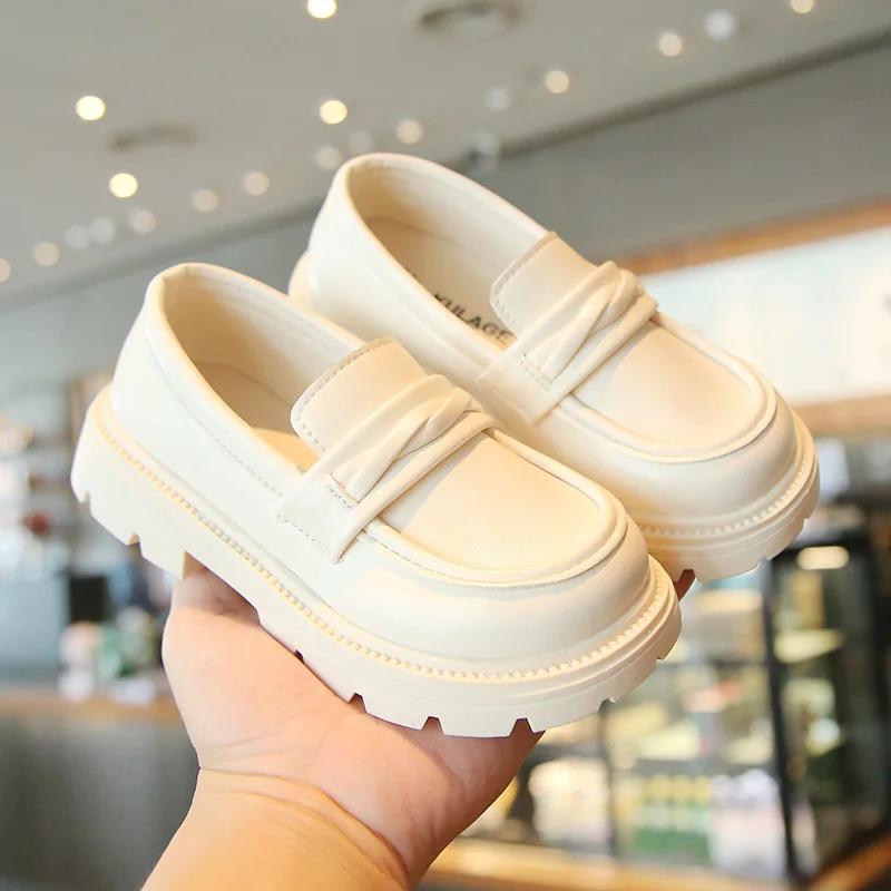 

Детские кожаные лоферы для мальчиков девочек детей черные повседневные туфли слипоны модные классические толстая подошва противоскользящие мягкие в британском стиле 21 бежевый