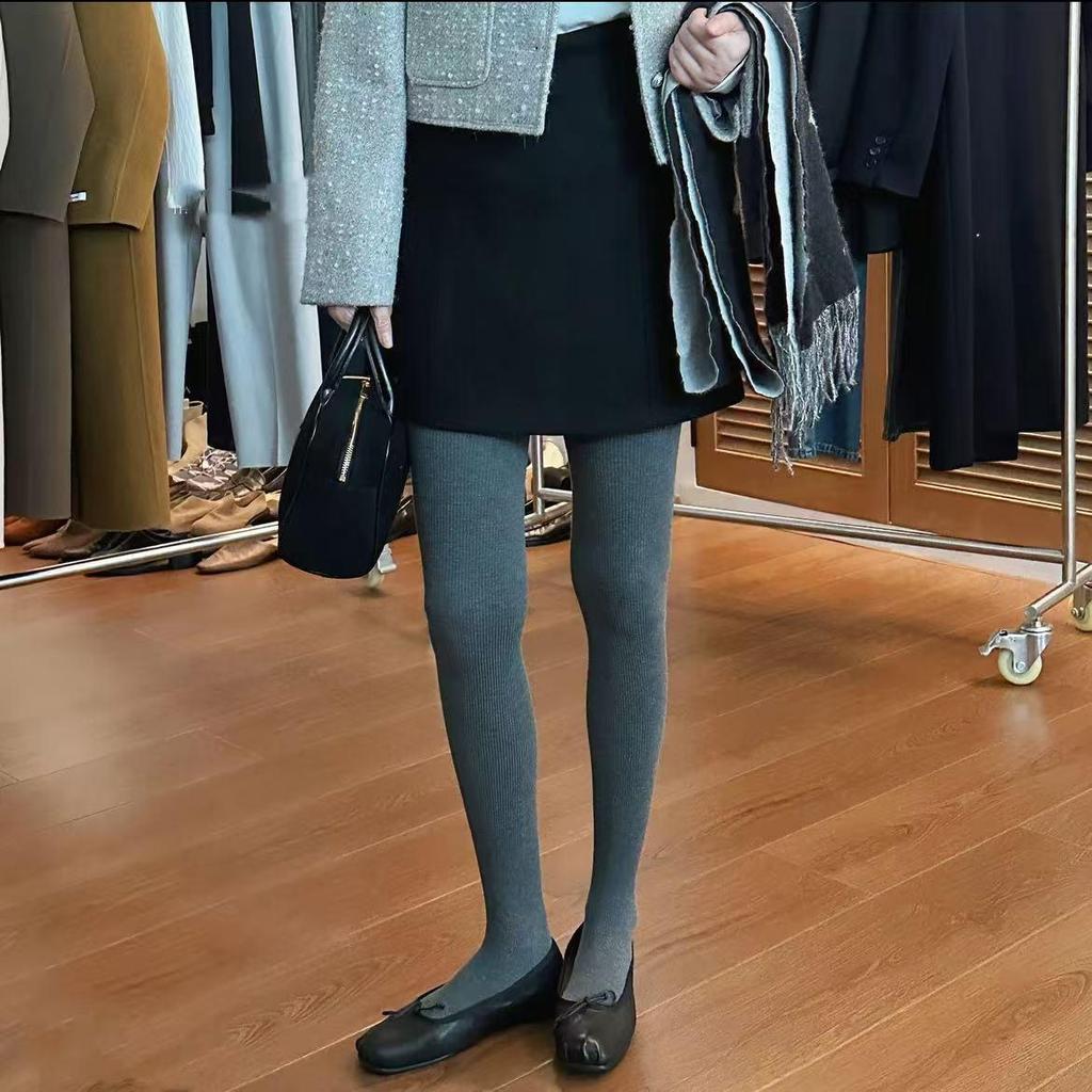 Korean Gray Wool A-line High-Waisted Skirt for Women: Slimming, Elegant, Versatile, Anti-Exposure, Short Skirt for Autumn/Winter