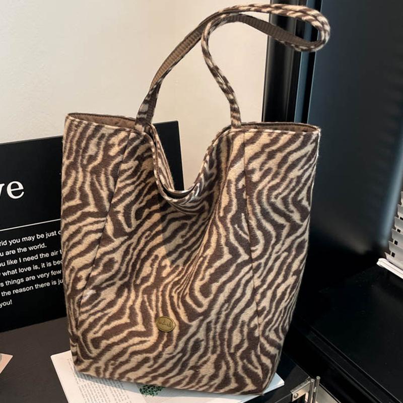 New Niche Leopard Print Canvas Bag Casual Large Capacity Double-sided Shoulder Bag Women's Commuter Tote Bag
