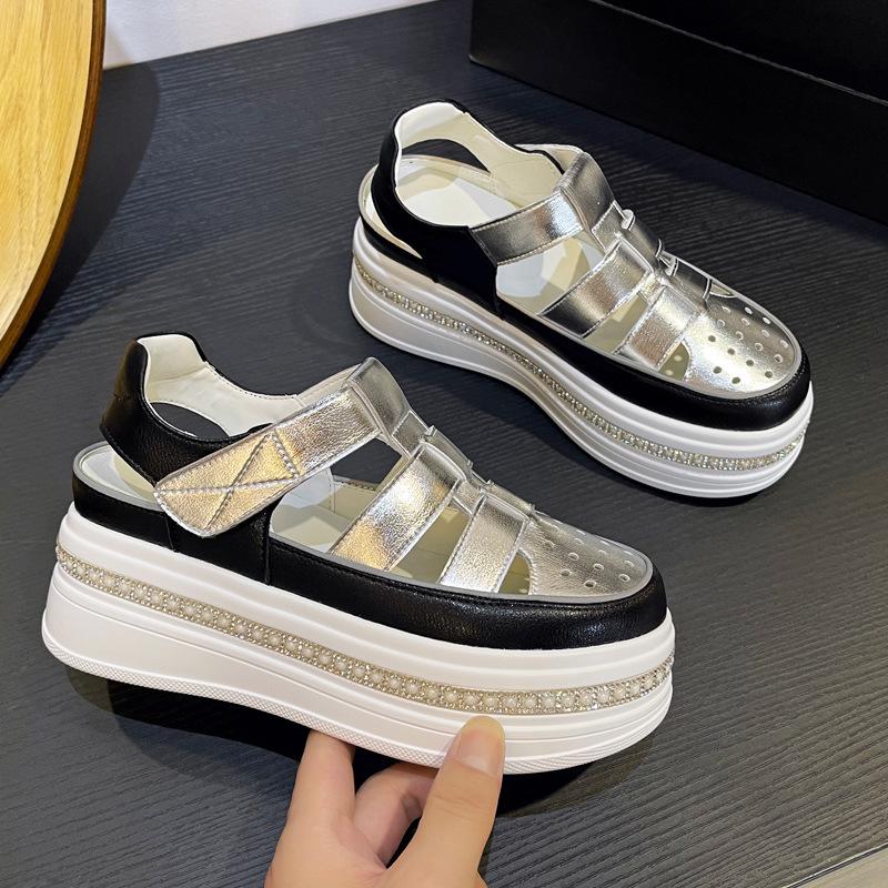 

Платформні туфлі жіночі літні нові ретро сумка голова порожнисті сандалі універсальні з внутрішньою прихованою платформою мафіни 39 срібний