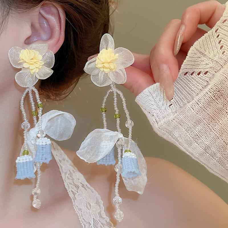 Dopamine petal mesh stud earrings new popular seaside vacation wind earrings exaggerated temperament versatile earrings wholesale