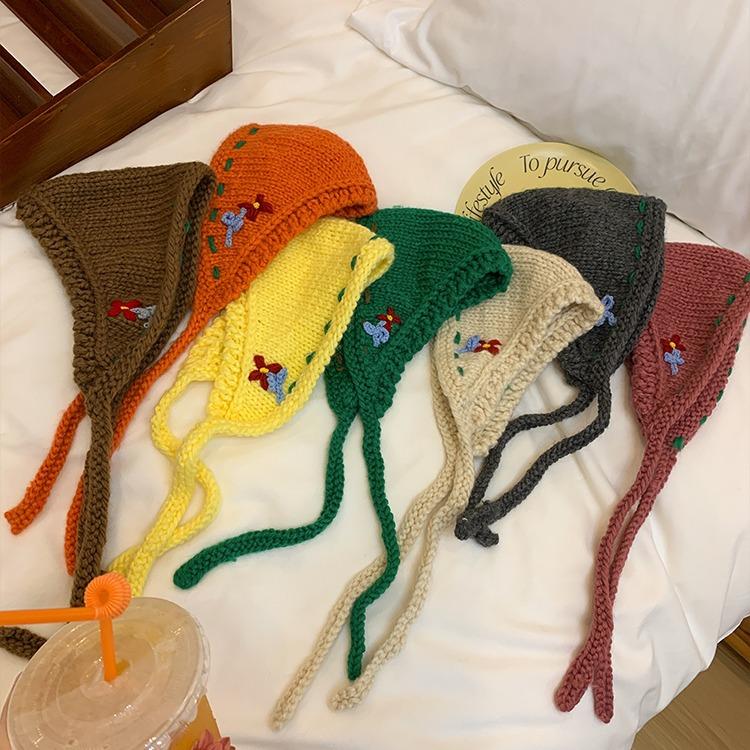 

Retro handmade knitted triangular scarf for women s autumn and winter sweet and cute flower wool headscarf headband hat One Size жовтий