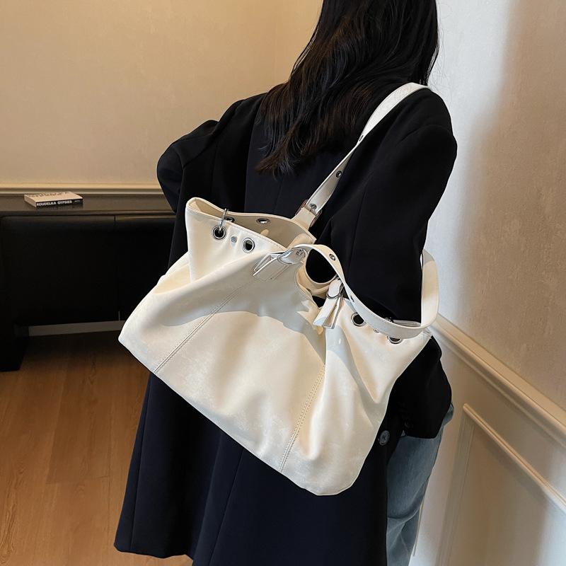 Large-capacity Pleated Bag Women's Autumn and Winter Versatile 2025 New Casual Shoulder Underarm Bag Work Commuter Tote Bag