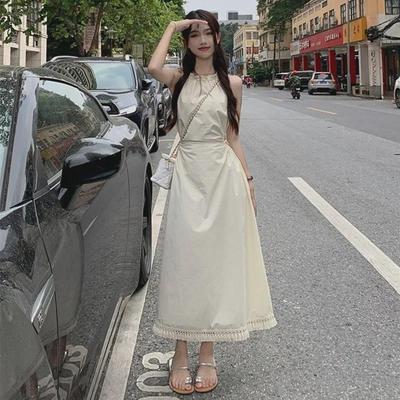 Robe à col licou à franges pour femmes: Taille creuse, Ceinture à nouer, Jupe longue coupe slim, Style vacances.