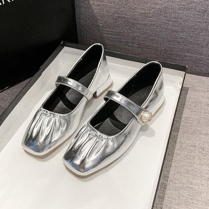 

Women s shoes wrinkled Mary Jane shoes low-heeled single shoes flat-soled small leather shoes 44 серебряный