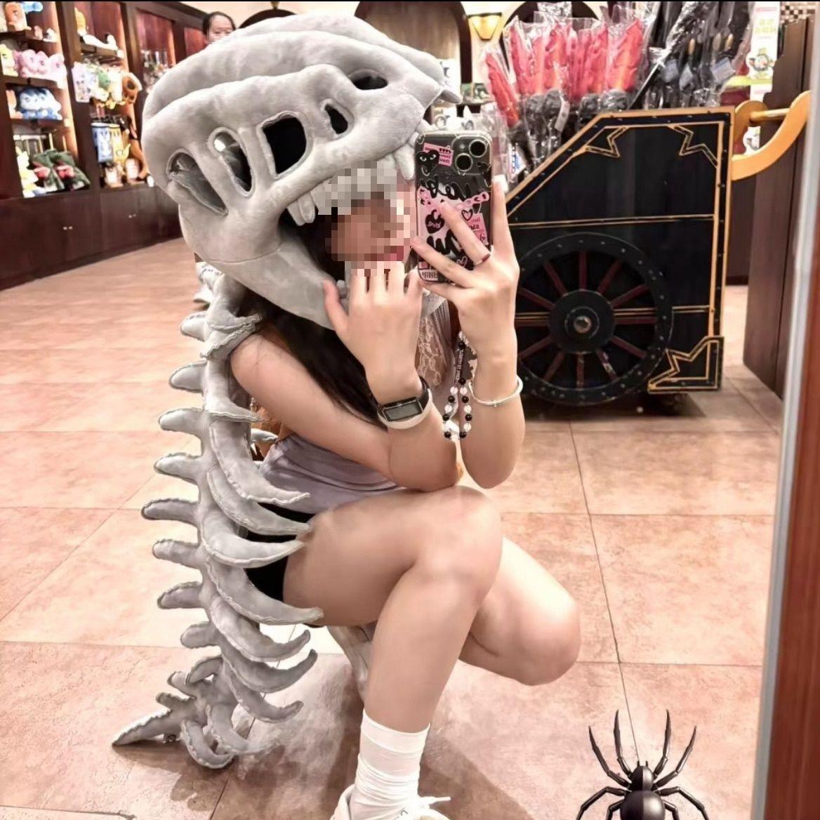 

Dinosaur Skeleton Mask Headgear - Dragon Skull Hat for Adults and Kids Gray Headgear (No Backbone)