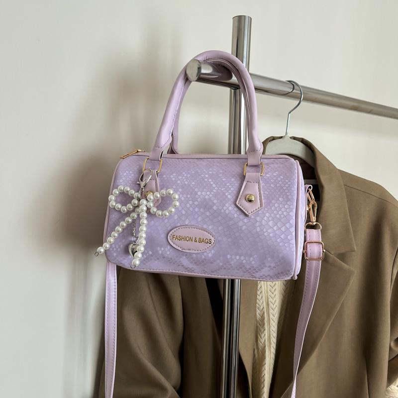 

Premium texture, niche design sense, hand bag temperament, shoulder messenger bag, solid color, trendy and versatile bag no pendant