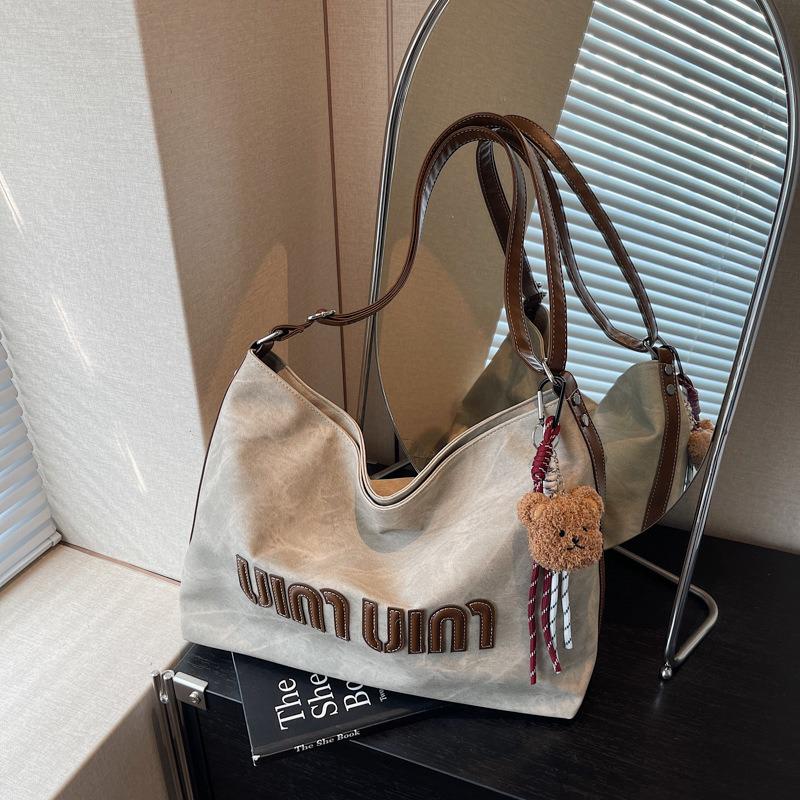 

Korean Chic Retro Shoulder Tote - Trendy, Large-Capacity Commute Bag 2025