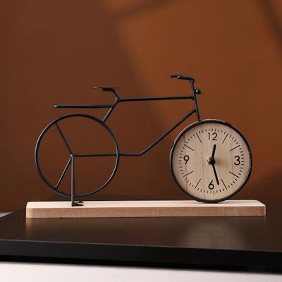 Horloge de Table Vélo Modèle Mini Vélo Réveil Alimenté par Pile Décoratif Métal Horloge de Table pour Salon Cuisine Bureau Étagère Cheminée Décor
