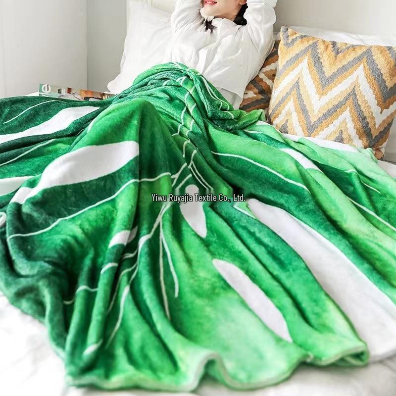 Hot Selling Green Leaf-Shaped Flannel Blanket - Funny Birthday Gift