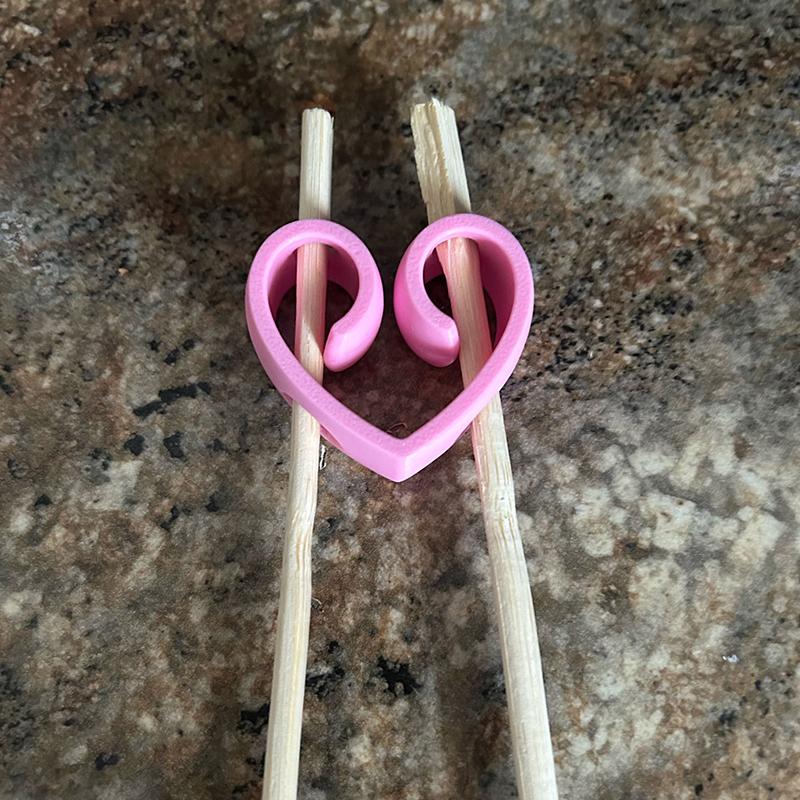 2Pcs Heart-Shaped Reusable Chopsticks Helpers Training Kids Non-Slip Chopstick Hinges Connector Portable Practice Chopsticks Aid