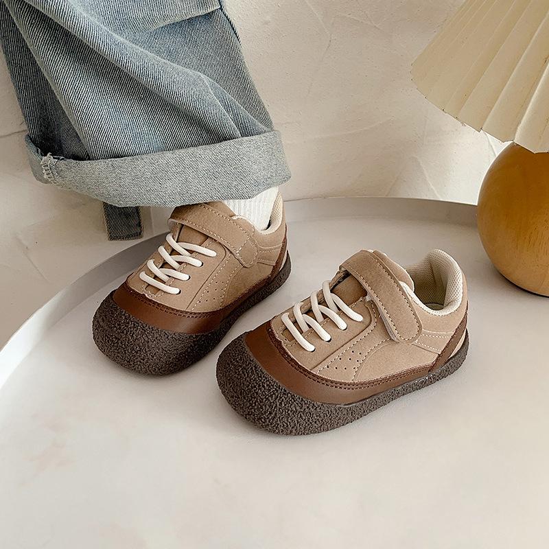 Small and Medium-sized Children's Sports Hiking Shoes Autumn and Winter Boys' Casual Shoes Girls' Board Shoes Velcro Splicing Contrasting Colors Korea