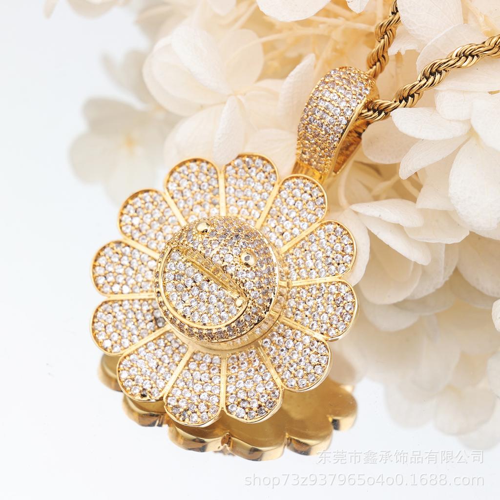 European & American Hip-hop Zircon Sunflower Rotating Pendant - High-end Christmas Accessory