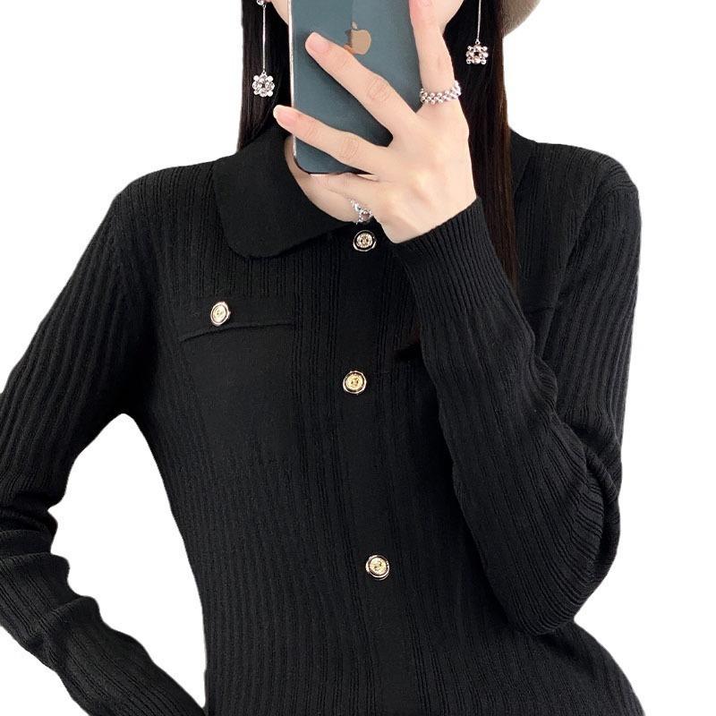 Ein neuer Revers-Pullover für Damen für Frühling und Herbst, mit einem stilvollen Strickoberteil mit Revers als Basisschicht