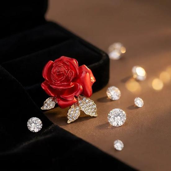 Women Brooch Sparkling Rhinestones Imitation Pearl Flower Shape Lapel Pin Suits Coats Bags Scarves Badge Versatile Accessory
