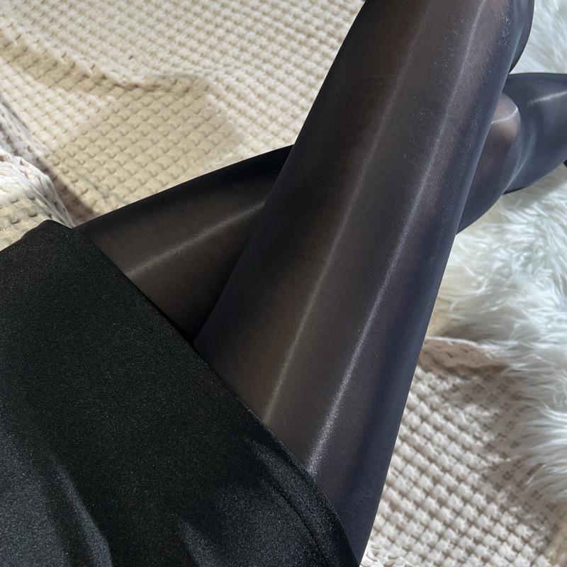 Glossy Black Horse Oil Anti-Snag Legwear: Durable Nude Photosensitive Pantyhose In Large Size for Women