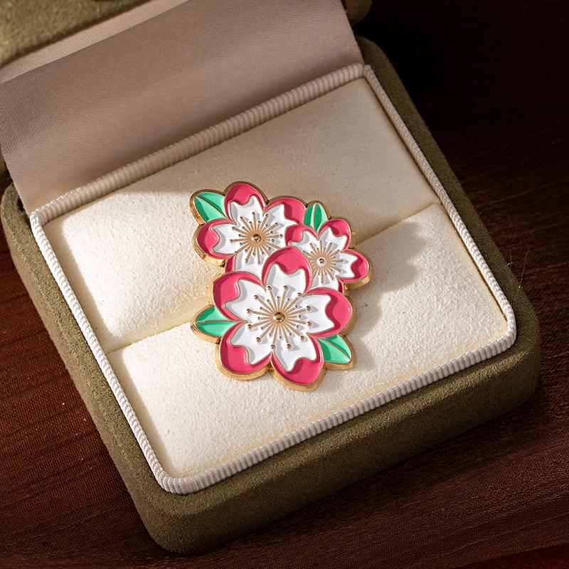 

Exquisite Alloy Cartoon Pink And White Color Matching Three Cherry Blossoms Brooch Oil Dripping Flower Pin Backpack Collar Badge Accessories