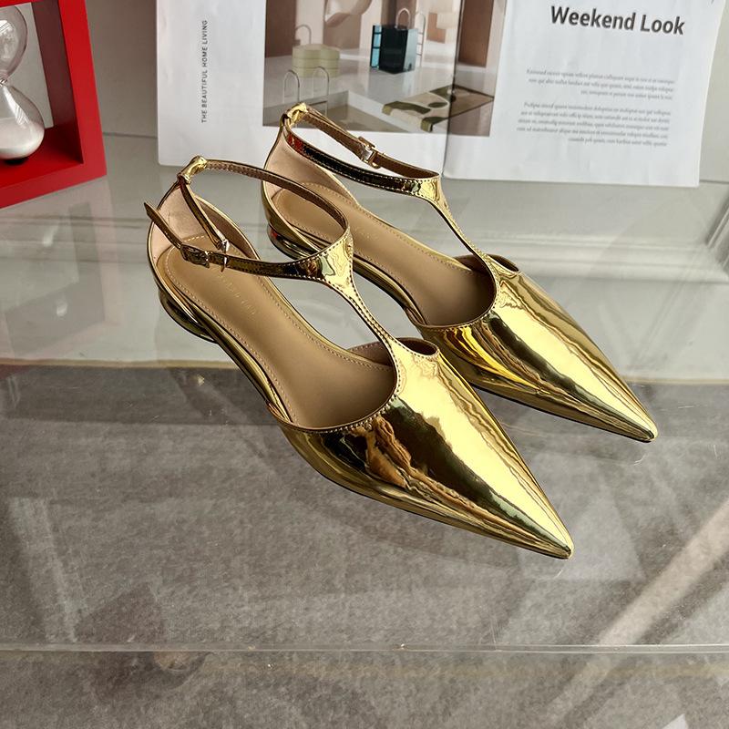 

2025 spring and autumn new European and American fashion gold pointed hollow sandals comfortable flat heel buckle bright leather women s shoes 40 золотой