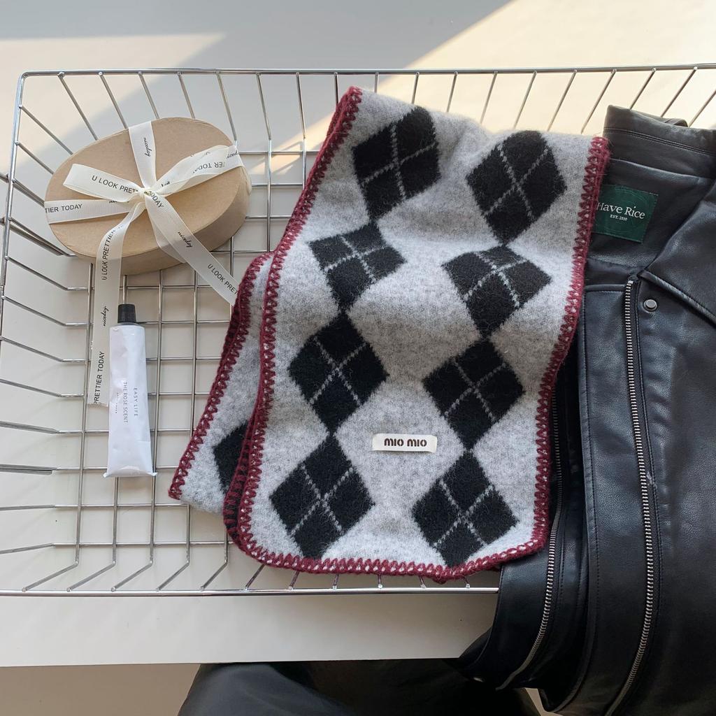 Korean high-end feeling rhombus plaid scarf women's winter atmosphere thickened warm neck protection scarf shawl