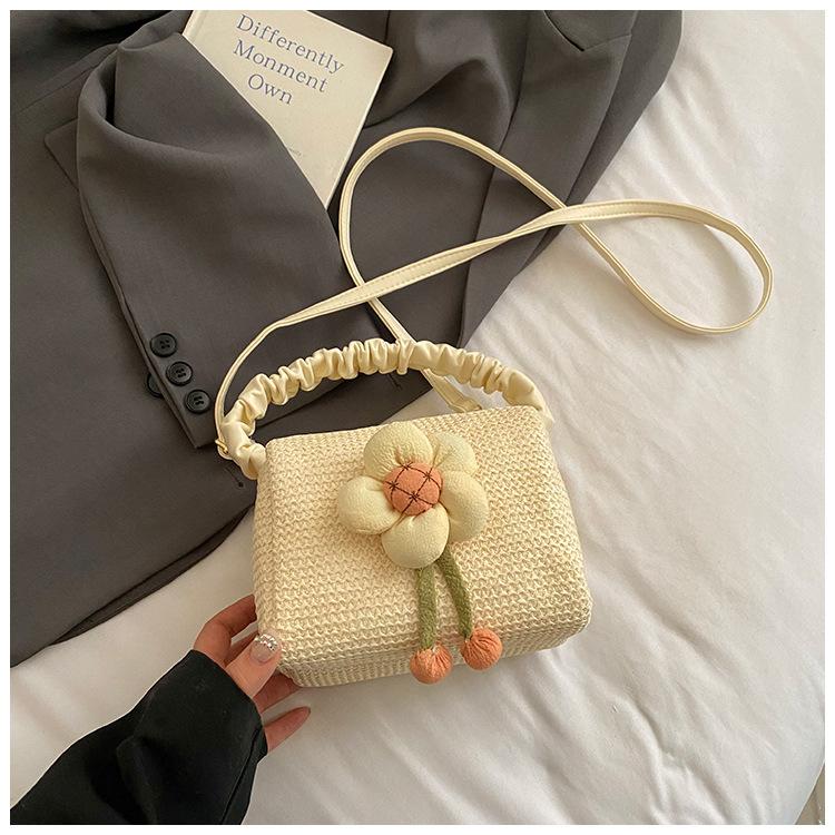 Summer Niche Design Woven Underarm Bag Women's Bag 2025 New Fashion Hand-woven Straw Versatile Shoulder Messenger Bag